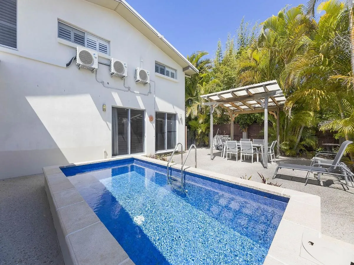 Holiday home 1 Rowell Street Battery Hill Qld Villa Caloundra Australia