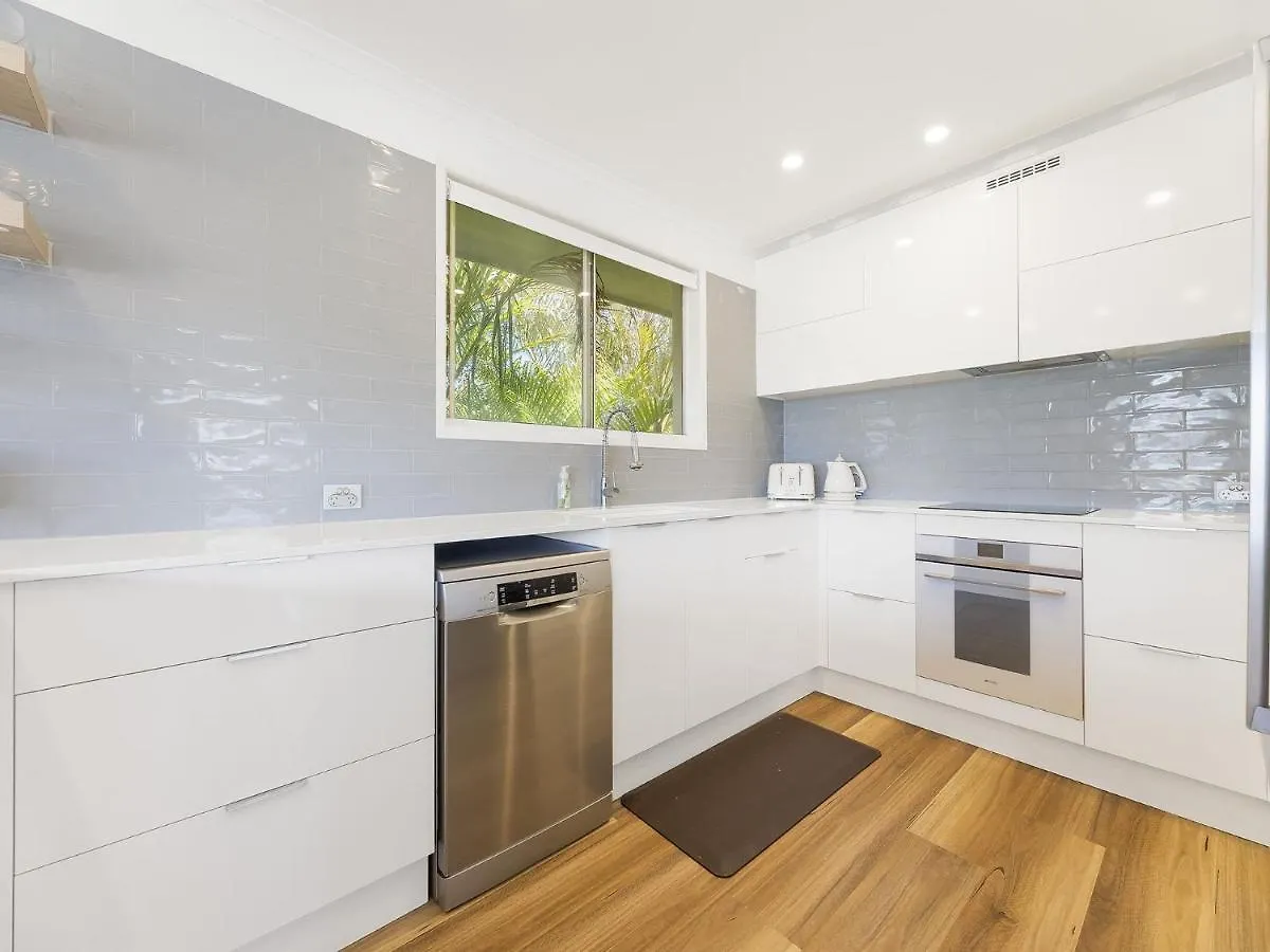 Holiday home 1 Rowell Street Battery Hill Qld Villa Caloundra