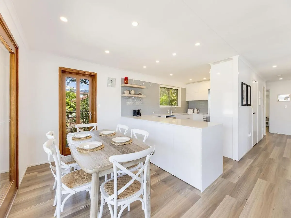 1 Rowell Street Battery Hill Qld Villa Caloundra