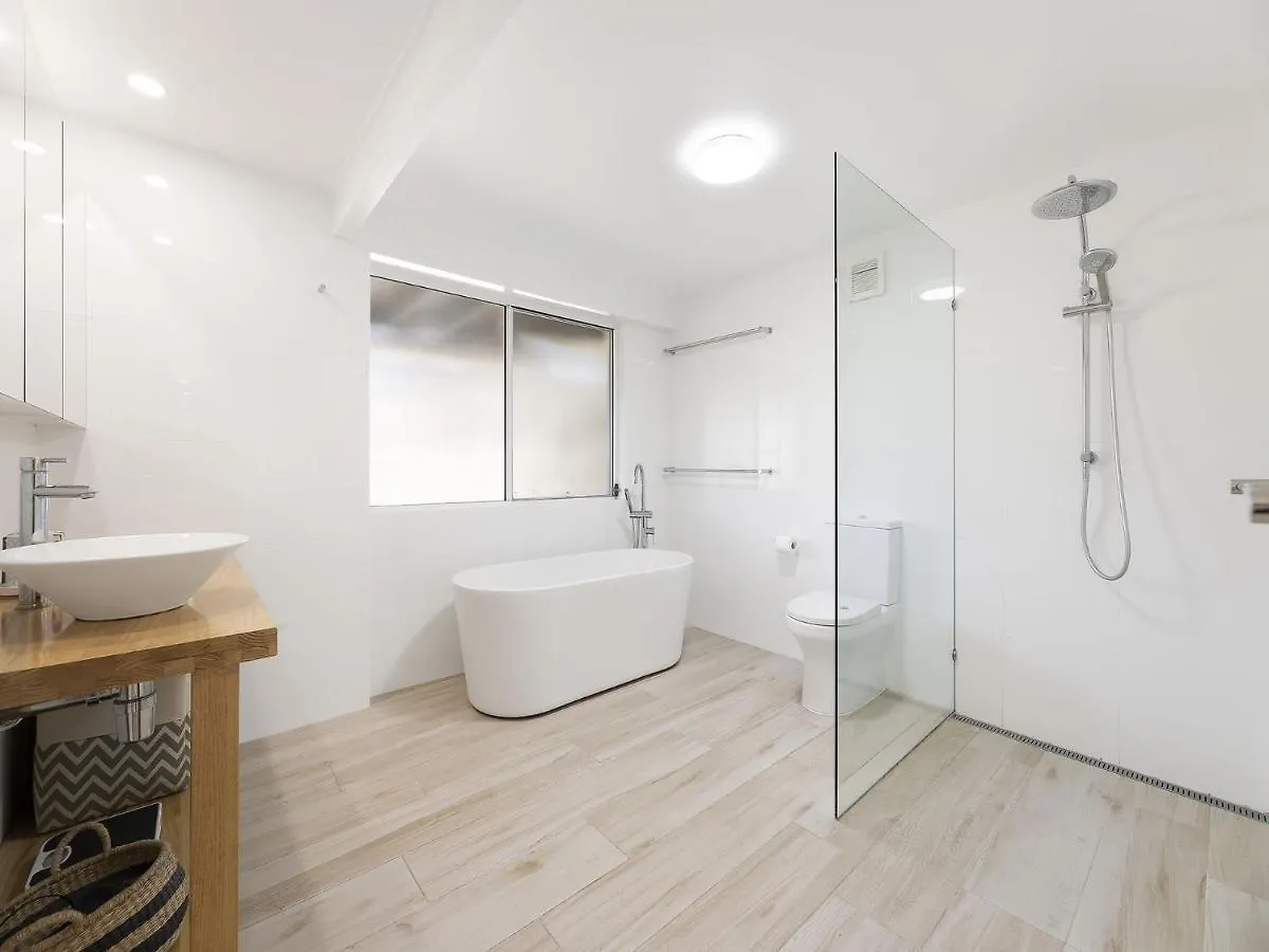 1 Rowell Street Battery Hill Qld Villa Caloundra Holiday home